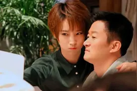 10年前，谢楠嫁给大自己9岁的吴京，并给他生个儿子，她不幸福？图片