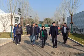 邓亚萍调研河南南阳栋能魔王健身公园项目图片