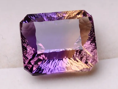 黄胶花水晶 和 发晶 能量比较 黄胶花水晶和黄水晶的区别