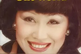 女士连续20年坐春晚前排，央视对她“极尽宠溺”，她究竟是何来头图片