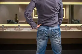 寿命长短，排尿便知？提醒：排尿时发现6个变化，或是身体在求救图片