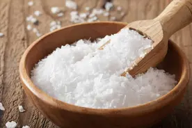 家中食盐可能是工业盐！食用3克便可致命，快检查一下你家有吗？图片