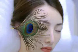 "采耳”服务背后的秘密：擦边球与情色交易的陷阱"图片