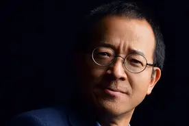 太痛苦！俞敏洪分而治之，还是低估了董宇辉，老俞现在是骑虎难下图片
