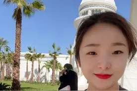 我到富得流油的迪拜，当七星级酒店管家，被顾客甩一沓钱，吓哭了图片