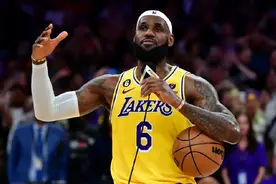 单赛季拿2800分有多难？翻遍NBA仅6人做到 哈登上榜 1人单季4029分图片