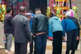 老人安葬后，遗像怎么处理比较好？能不能留着？答案来了！图片