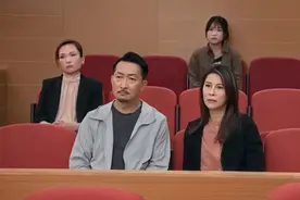 香港知名女星复出拍剧，大方承认整容，和两任丈夫生了四个儿子图片