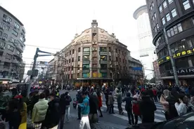 被《繁花》带火，却接连关店！红遍广东的洋品牌，毁于“自恋”图片