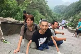 山东男子患渐冻症，28岁登上华山，30岁娶漂亮老婆，如今怎么样？图片