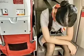 空姐现状：行业越来越乱，收入越来越低图片