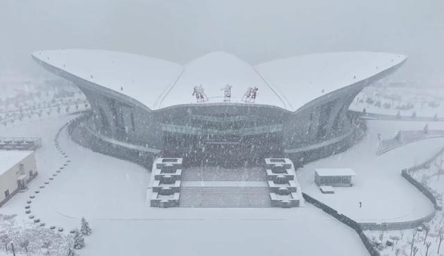 ​山舞银蛇 原驰蜡象！河津迎来2024年第一场雪