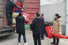 白血病患儿妈妈买被子发现7400元货款报警送回 店主义卖两车棉被帮筹近6万医疗费图片