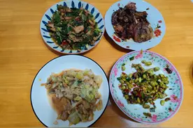 00后儿媳吃不下婆婆做的饭菜，评论区火了，网友：换我也不想吃图片