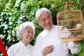 人到60岁，多少存款才够体面养老？内行人：至少要达到30万图片
