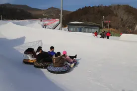 太原玉泉山冰雪大世界开园图片