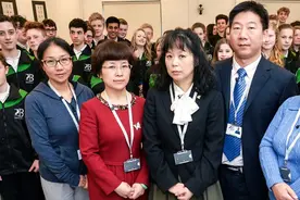 2015年5名中国教师，用中式教育培养英国学生，结局令英国人吃惊图片