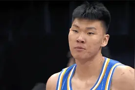 人菜脾气大！25岁顶薪国手爆粗怒喷球迷，威胁踢人，曾获杜锋重用图片