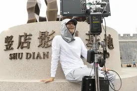 周星驰也拍微短剧了！官宣“九五二七剧场”，卖情怀还是下一春？图片