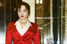 她是《繁花》里的性感领班：想赚大钱，靠的是脑子不是扣子图片