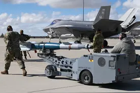 323座美军机场包围东亚大陆，5千枚东风导弹不够打：我军如何破局图片