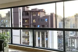 阳台这样封窗，比断桥铝平开窗实用，通风大气又好看！图片