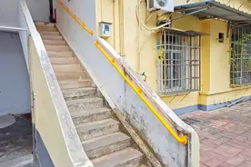 端州：为老旧楼房加装“楼道安全防线” 让“小扶手”筑牢“大安全”图片