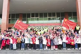 南阳日报小记者齐聚警营开启“探秘”之旅——体验“看得见”的安全感图片