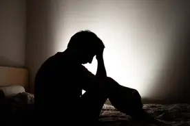 董卿直言不讳：懒惰背后，是你意想不到的代价！懒，你的致命诱惑图片