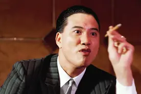 看67岁万梓良现在的处境，才知道，原来周润发早就把答案说出来了图片