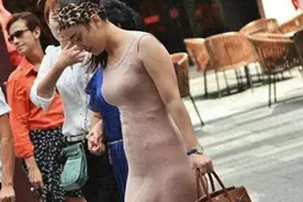 女汉子就是女汉子，穿上裙子也不像淑女，还是做回自己吧图片