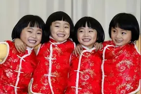 轰动一时的中国首例5胞胎：父亲劳累过世，孩子们已22岁在上大学图片