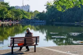 55-65岁是人生最艰难的十年，将会面临这三个难题，熬过晚年幸福图片