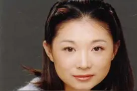 带着儿子倒贴嫁给张译，如今17年过去，才知道她嫁的有多值图片