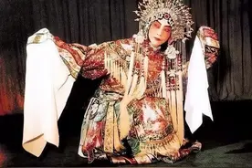 1961年梅兰芳葬礼现场：宛如沉睡，遗容安详，特批用沉香木棺材图片