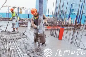 厦门湖滨片区迎关键节点 45栋安商房主体结构封顶图片