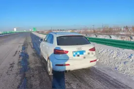 汽车高速上刹车失灵，交警极速救援……图片