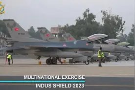 “枭龙”战斗机性能不如歼-10，为何能在演习中击败F-15、F-16图片