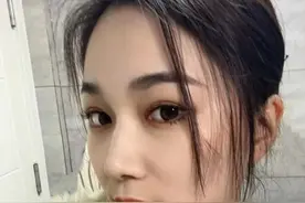 我，当空姐8年，每月飞90小时才挣12000元，其实挣的也是辛苦钱图片