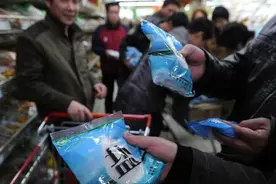 这3种盐别再买了，家里有也要扔掉，常吃对身体不好，别不当回事图片