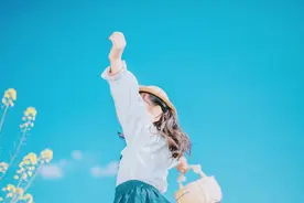 一个女生强大到可怕的8种表现图片