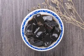 龟苓膏，美味零食，原是中药，孕妇不要吃，儿童也要少吃！图片