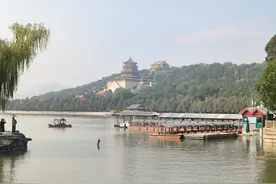 颐和园博物馆，佛香阁与德和园大戏楼图片