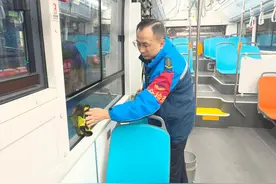 重庆4条公交线路上新 全部更换为新能源车图片