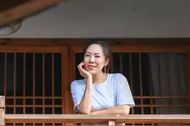 折腾9年后，“世界那么大，我想去看看”的辞职女教师，如今怎样图片