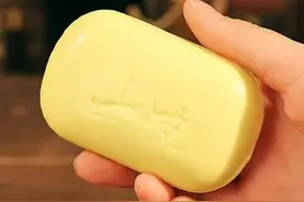 女子用“硫磺皂”洗头，坚持半年后，出现了4大变化图片