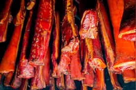冻一年的腊肉、香肠不能吃，容易致癌？是真的吗？告诉你答案图片