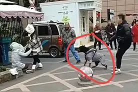 “狗比你金贵！”女子牵大型犬吓坏路人！不仅不道歉反而嚣张至极图片
