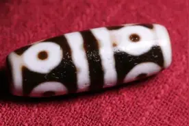 八眼天珠的寓意和作用,你知道吗？职场人最喜欢佩戴的天珠图片