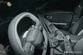 新车 | 上半年发布，全新起亚K4内饰谍照曝光，伊兰特同平台打造图片